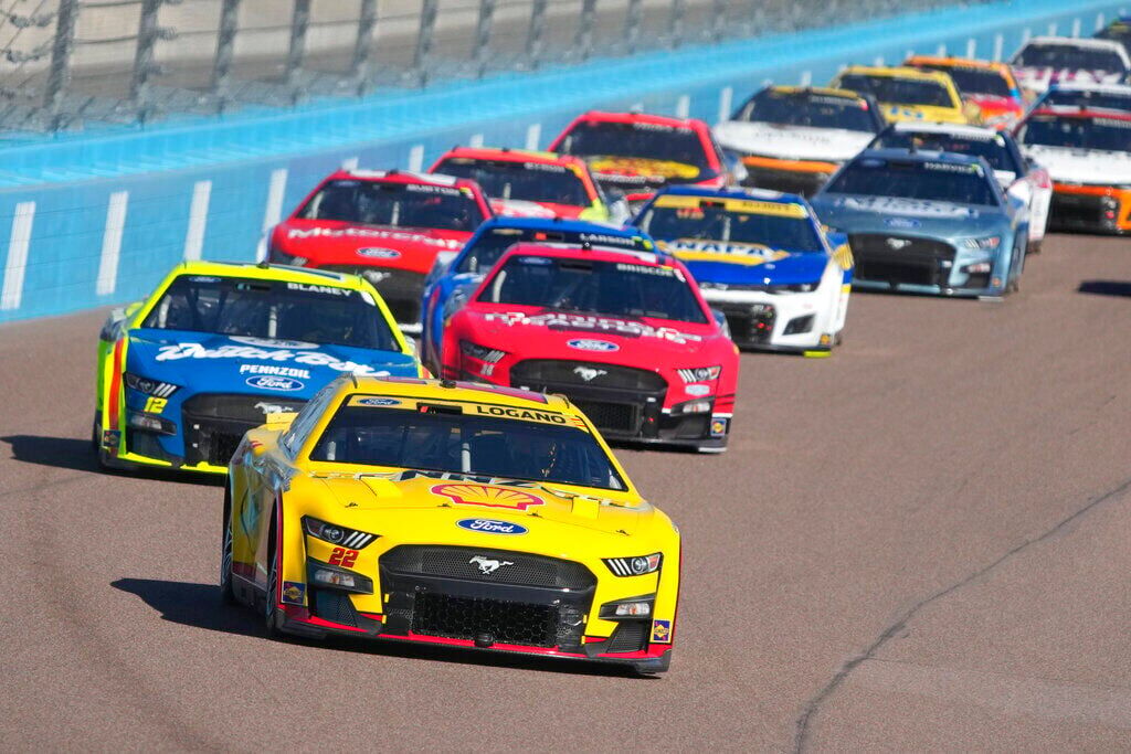 NASCAR Phoenix Auto Racing